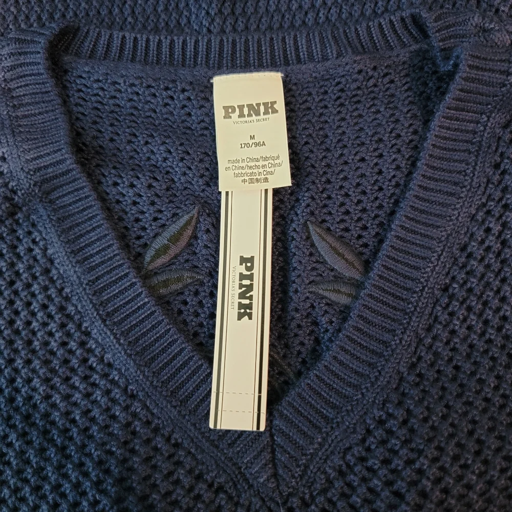 PINK Victoria's Secret Cambridge Knit Cropped Vest. - Picture 10 of 11